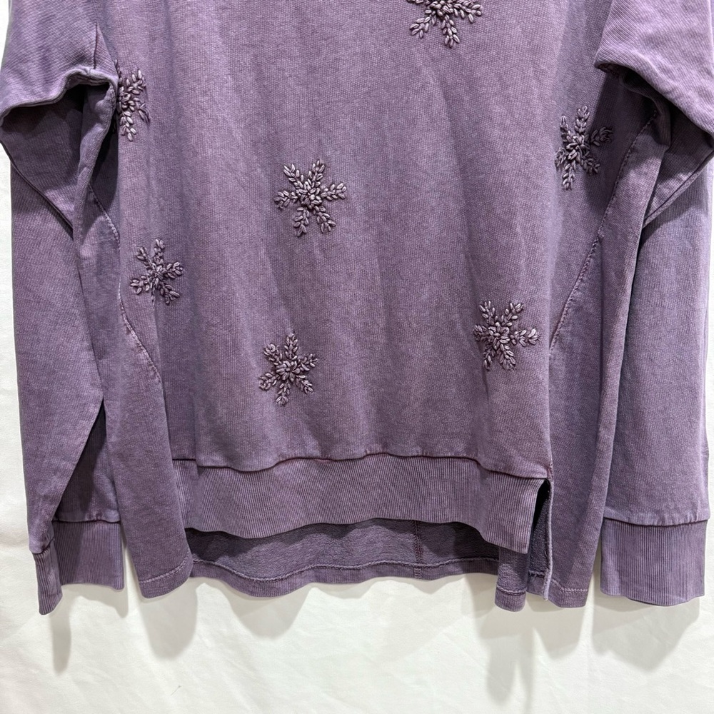 Adore Me Embroidered Snowflake Sweatshirt‎ Medium Winter Holiday Mature office - Picture 6 of 13